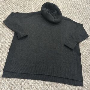 GraceClassy perfect fit oversized-SM turtleneck black fitted wrists slit side